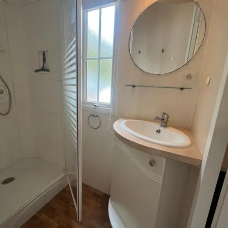 Mobil-home 4-6 Personnes Climatisé Camping *