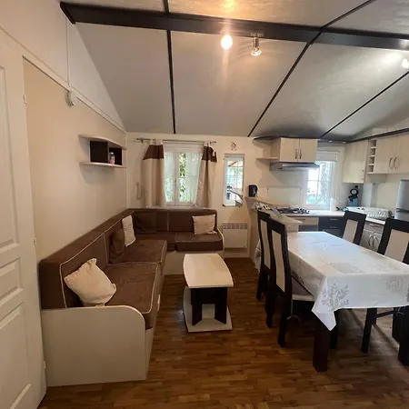 Mobil-home 4-6 Personnes Climatisé Camping